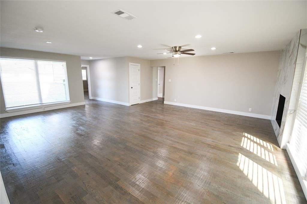 1422 Addington St - Photo 7 of 30