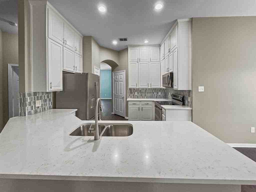 5624 Bedford Ln - Photo 6 of 22