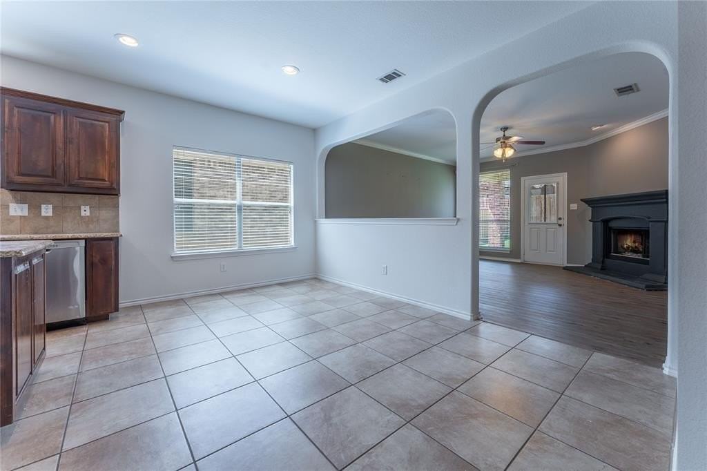 2401 Spruce Springs Way - Photo 5 of 31