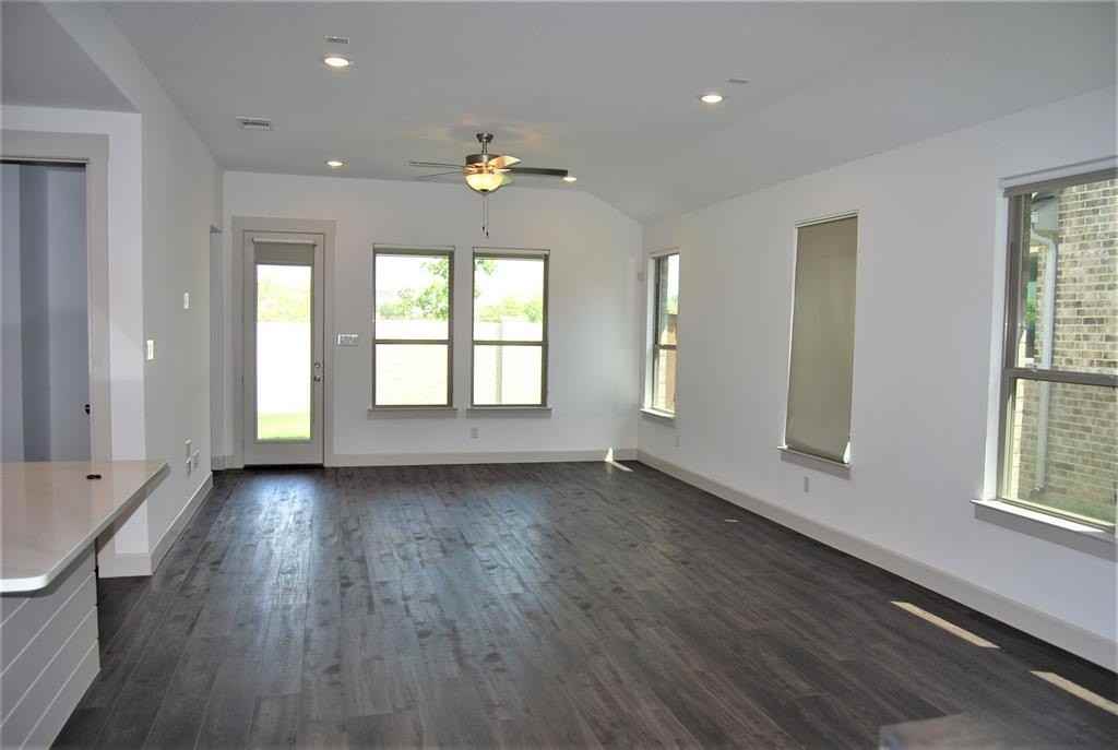 2133 Bonnell St - Photo 3 of 27