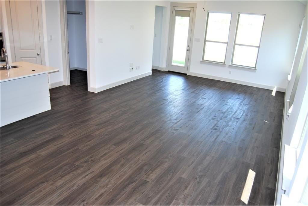 2133 Bonnell St - Photo 5 of 27