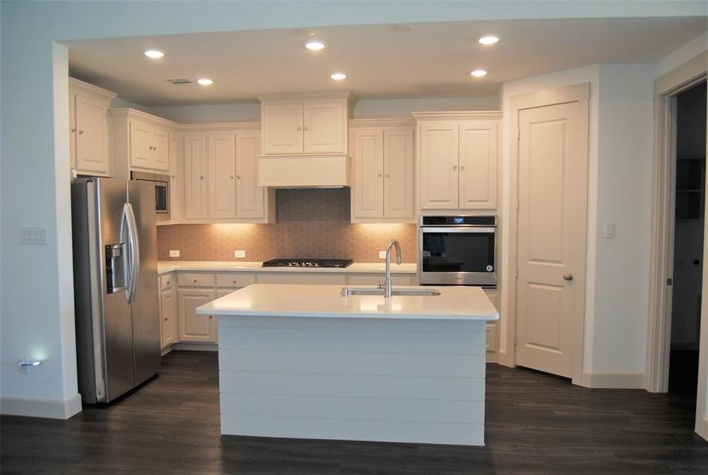 2133 Bonnell St - Photo 6 of 27