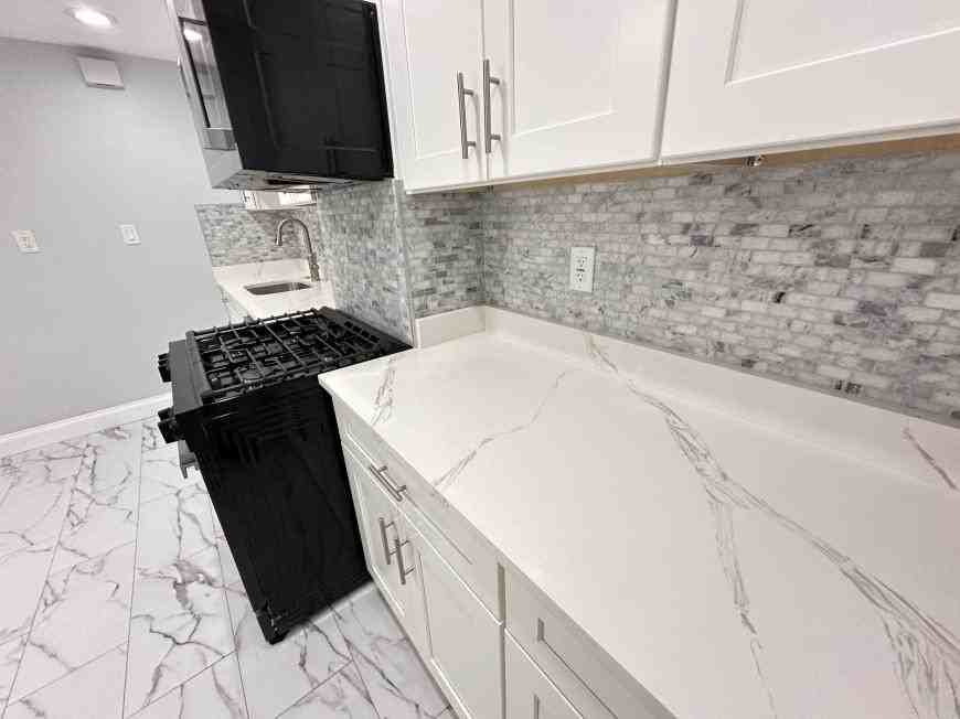 214 Princeton St - Photo 2 of 10