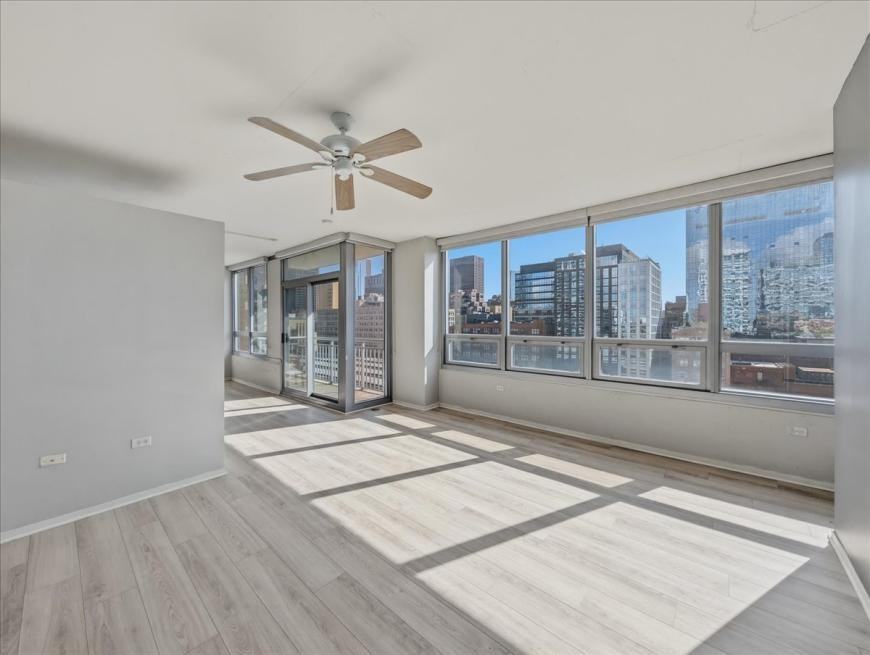 701 S Wells St - Photo 4 of 10