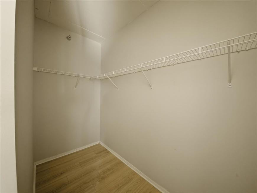 701 S Wells St - Photo 7 of 10