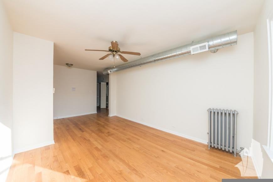 3323 N Lakewood Ave - Photo 5 of 10