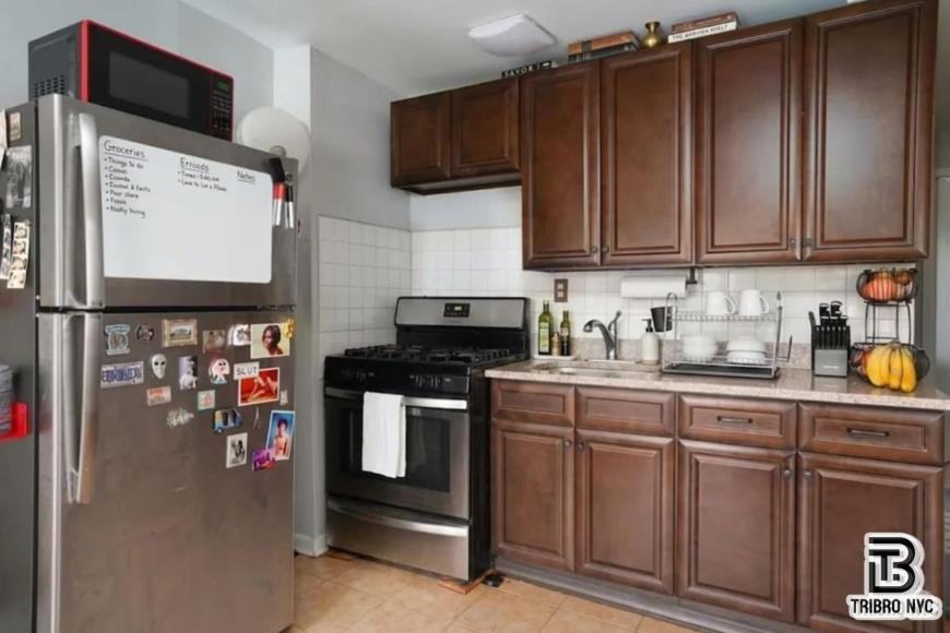 626 Willoughby Ave - Photo 3 of 6