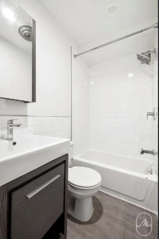 348 W 21st St - Photo 6 of 9