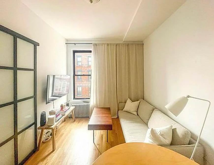 166 Suffolk St - Photo 2 of 5