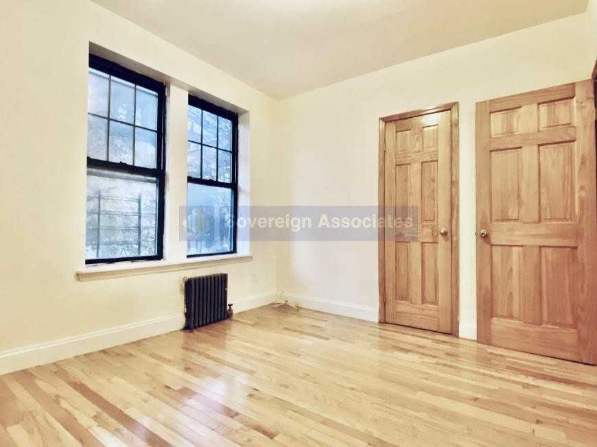63 Hamilton Ter - Photo 4 of 8
