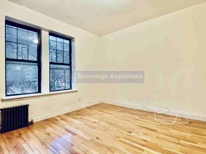 63 Hamilton Ter - Photo 5 of 8