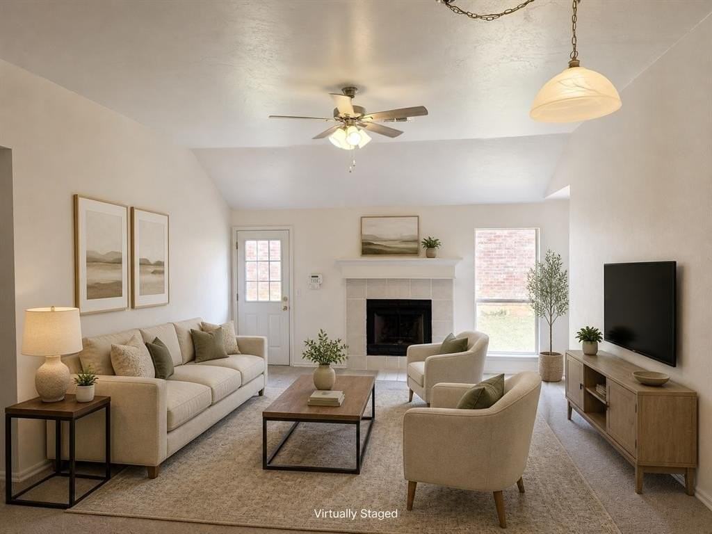 2425 Cherry Ln - Photo 2 of 11