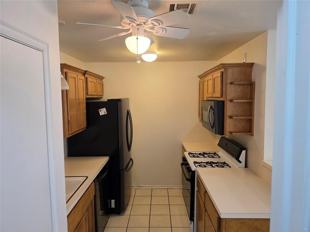 2425 Cherry Ln - Photo 3 of 11
