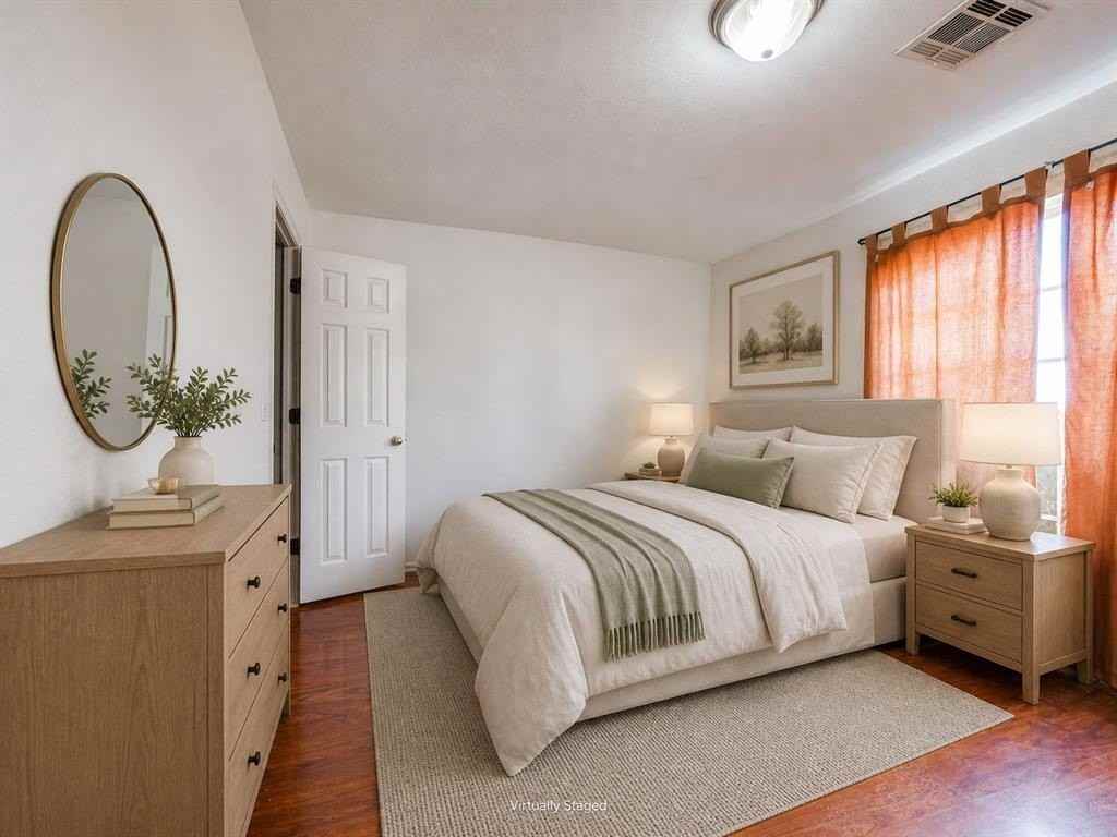 212 Cambridge Dr - Photo 5 of 9