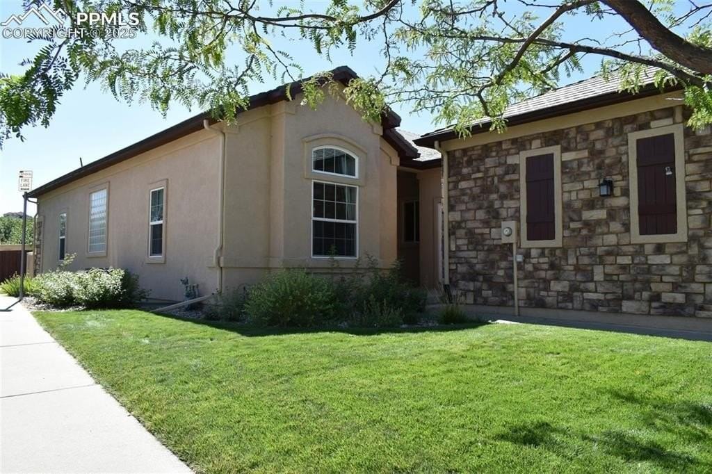 4884 Sanctuary Grv - Photo 2 of 30