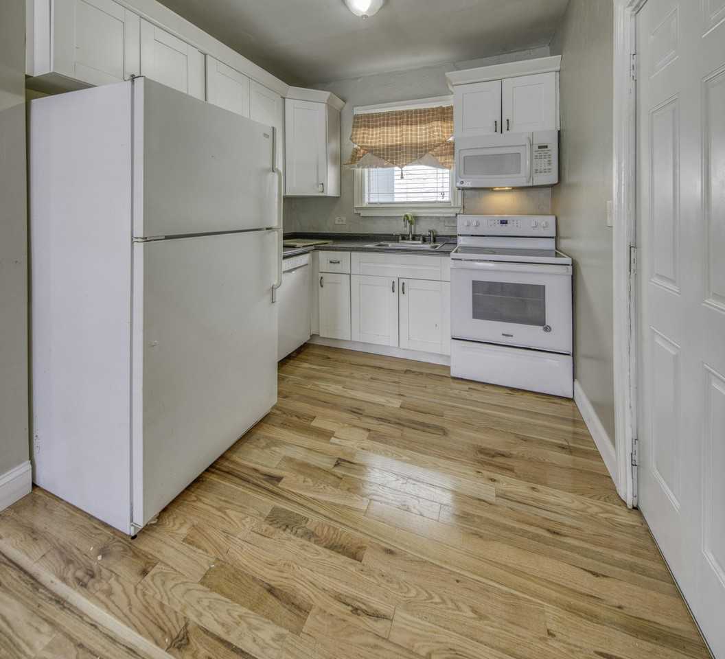 205 N Federal Hwy #B - Photo 2 of 7