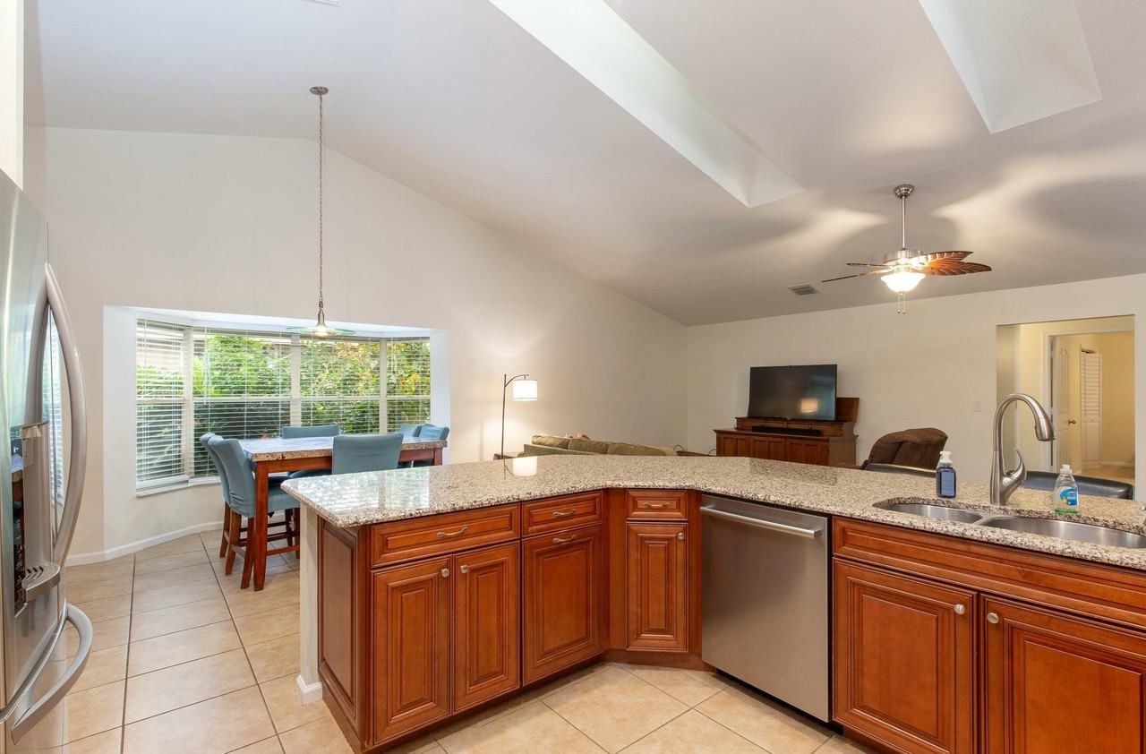 1741 Grantham Dr - Photo 6 of 25