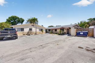 2500 Sw 18th Ter #4 - Photo 1 of 1