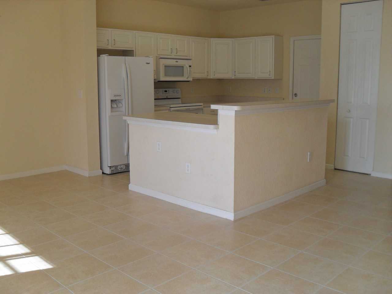 4234 Emerald Vis - Photo 4 of 24