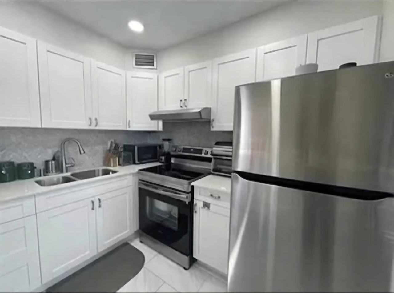 1920 Ne 51st Ct #101 - Photo 5 of 16
