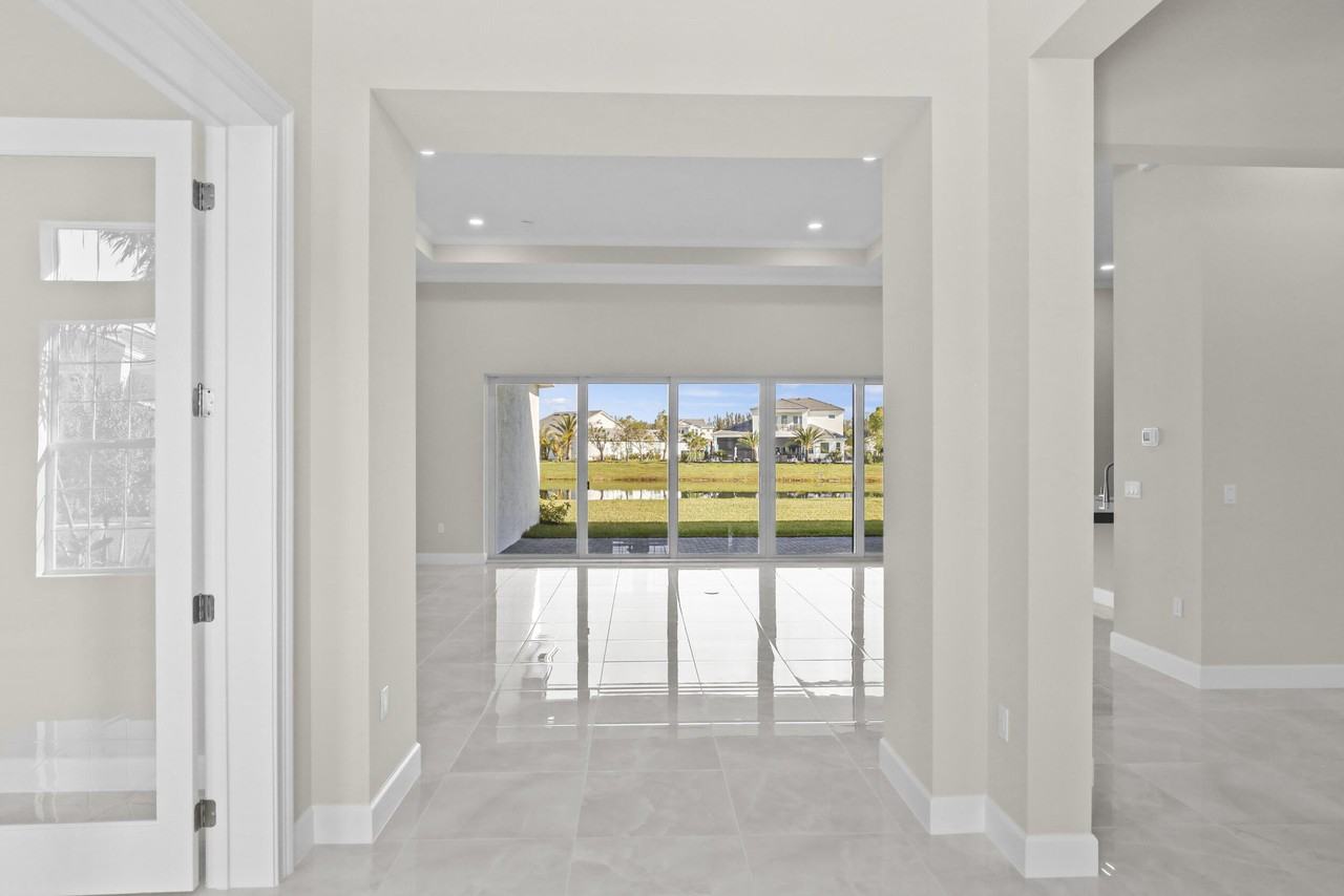 14823 Wildwood Cir - Photo 6 of 50