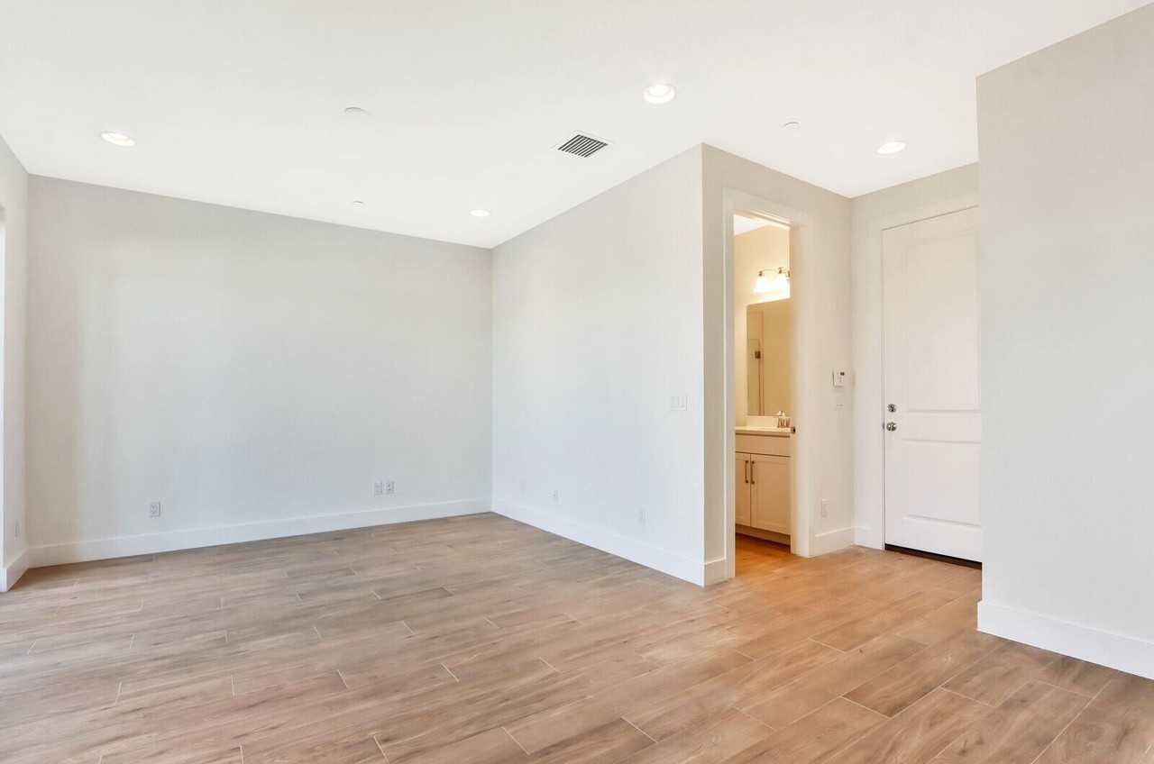 5352 Sagan Ln - Photo 6 of 45
