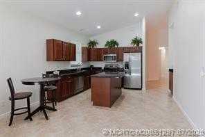 1446 Se Tidewater Pl - Photo 4 of 27