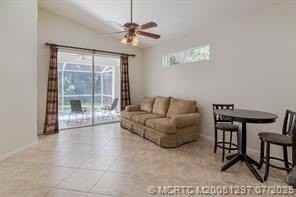1446 Se Tidewater Pl - Photo 6 of 27