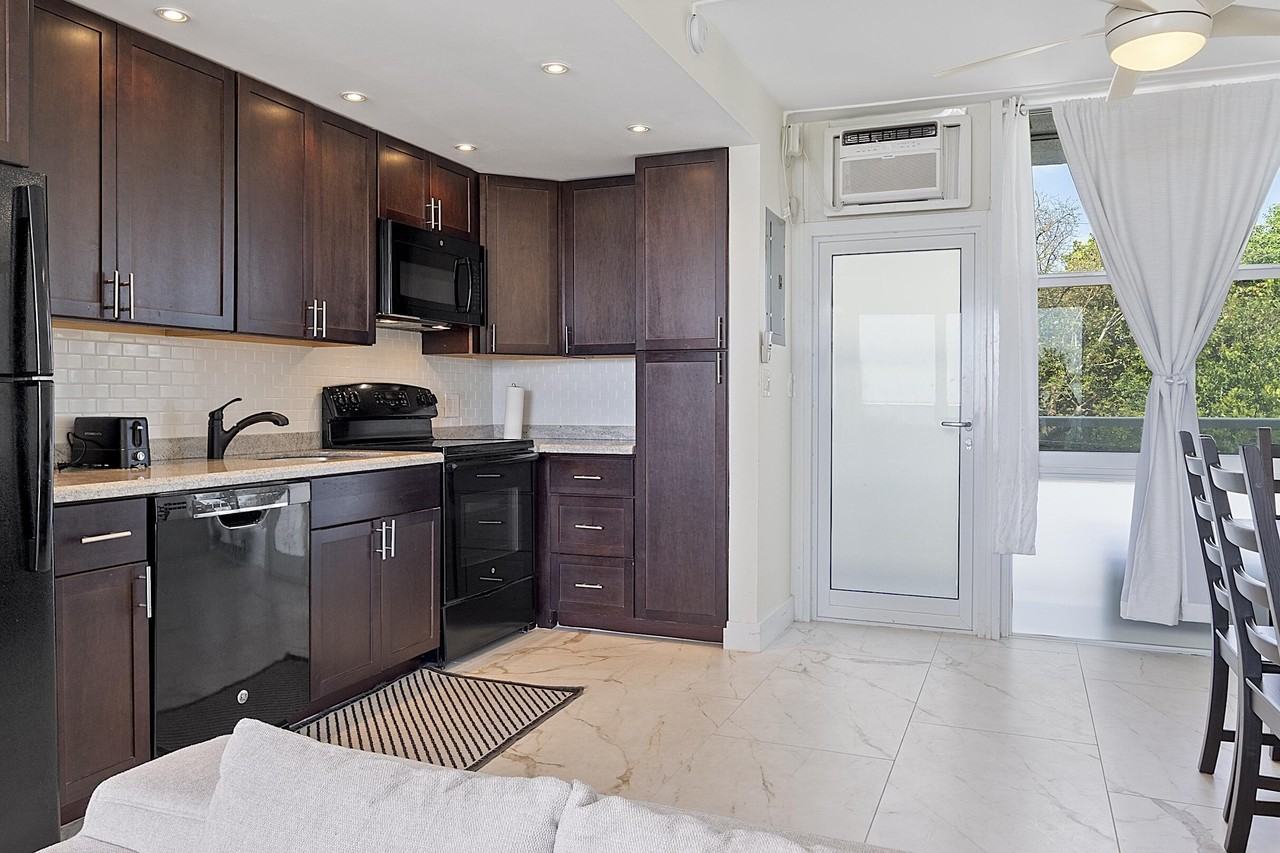 1200 N Fort Lauderdale Beach Blvd #204 - Photo 2 of 28