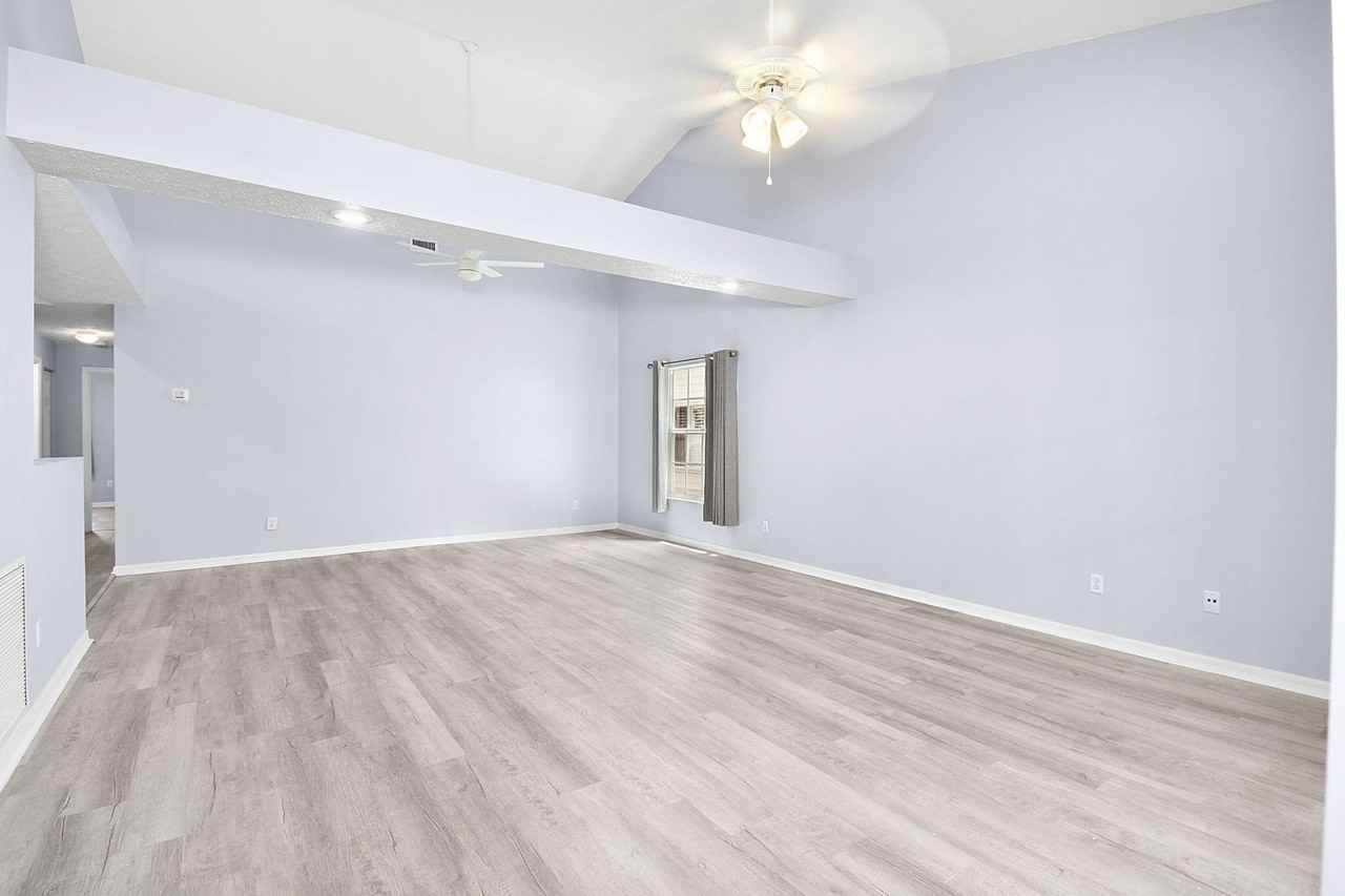 4062 Garden Villas Ct - Photo 4 of 37