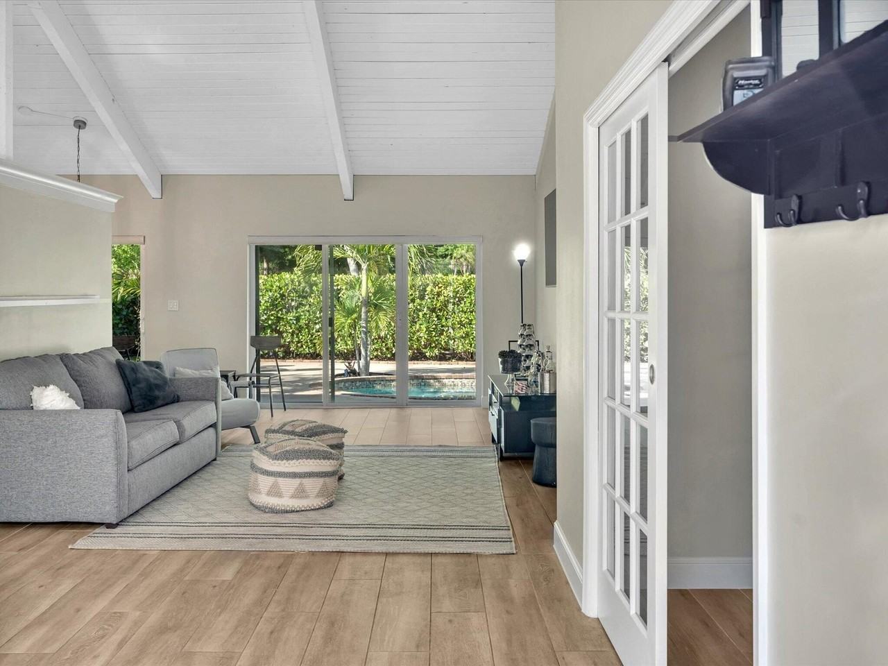 3996 Nw 7th Ct - Photo 6 of 50