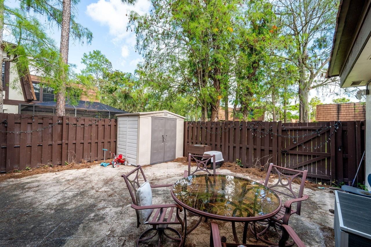 111 Weybridge Cir - Photo 7 of 47