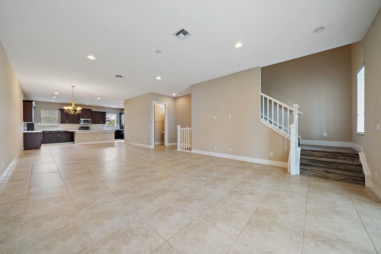7112 Edison Pl - Photo 4 of 35