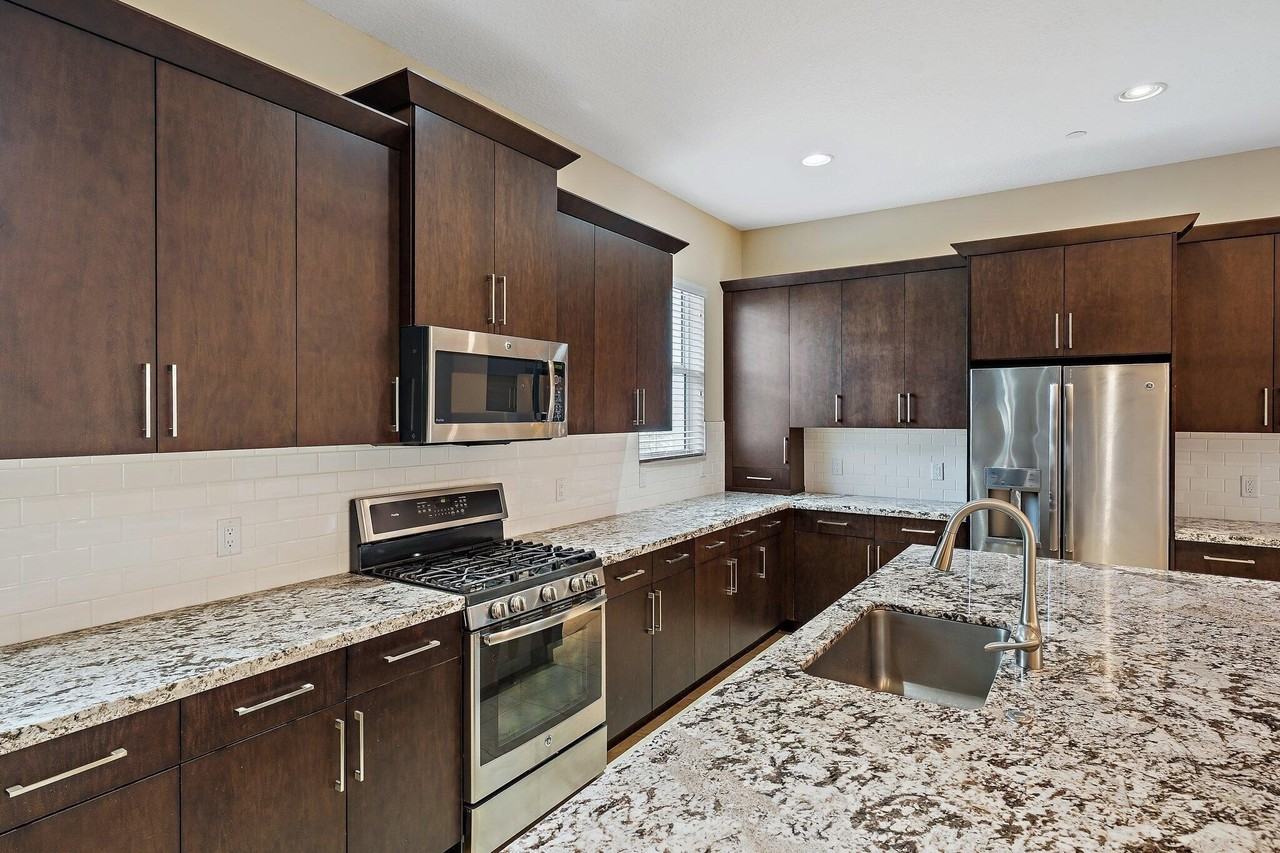 7112 Edison Pl - Photo 5 of 35