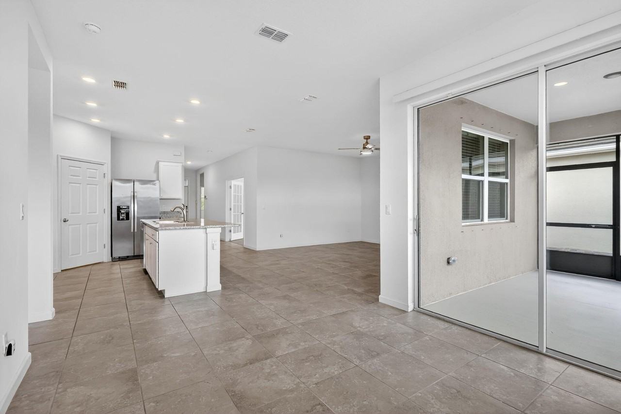 10552 Sw Toren Way - Photo 7 of 50