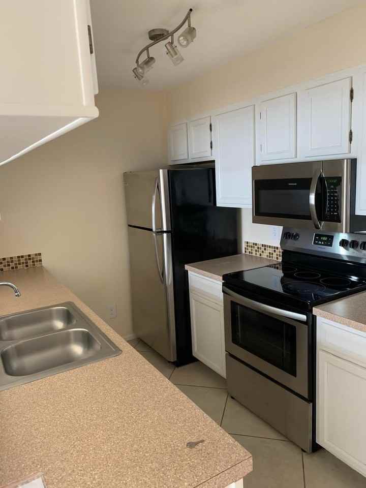 293 Cypress Point Dr #293 - Photo 5 of 10