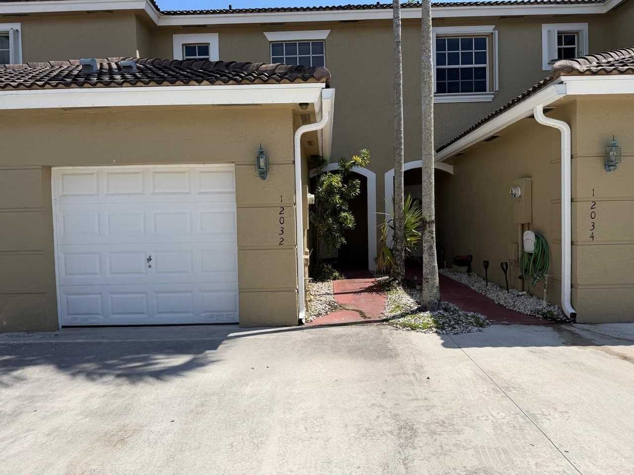 12032 Sw 5th Ct #12032 - Photo 5 of 37