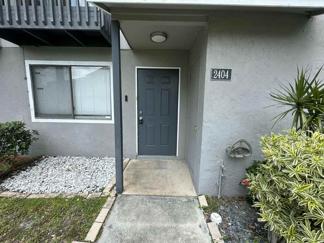 2404 Seaside Dr - Photo 2 of 36