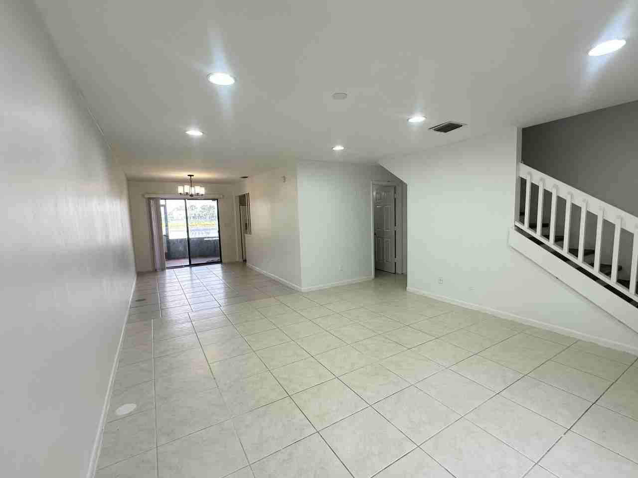 2404 Seaside Dr - Photo 6 of 36