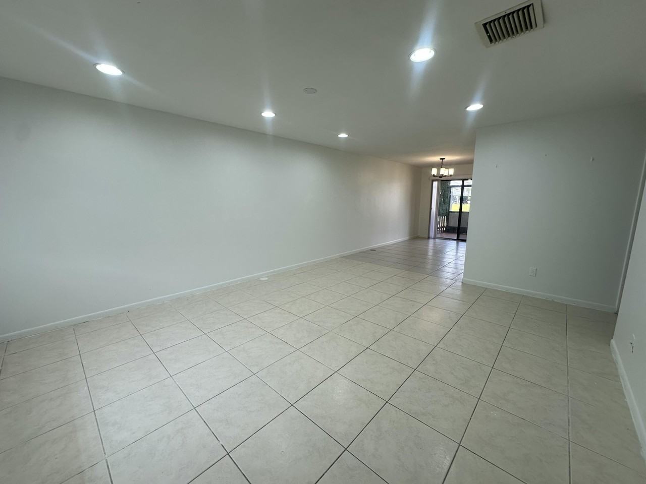 2404 Seaside Dr - Photo 7 of 36