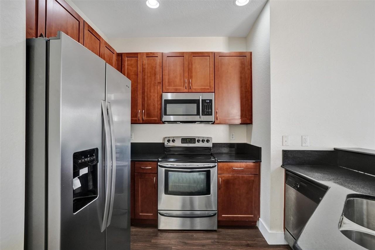9075 Plymouth Pl - Photo 7 of 19