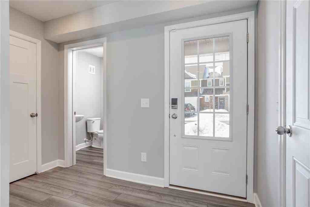 1142 Middlefield Rd - Photo 3 of 32