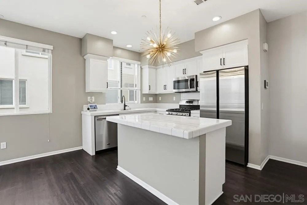 329 Antoni Gln #1404 - Photo 6 of 25