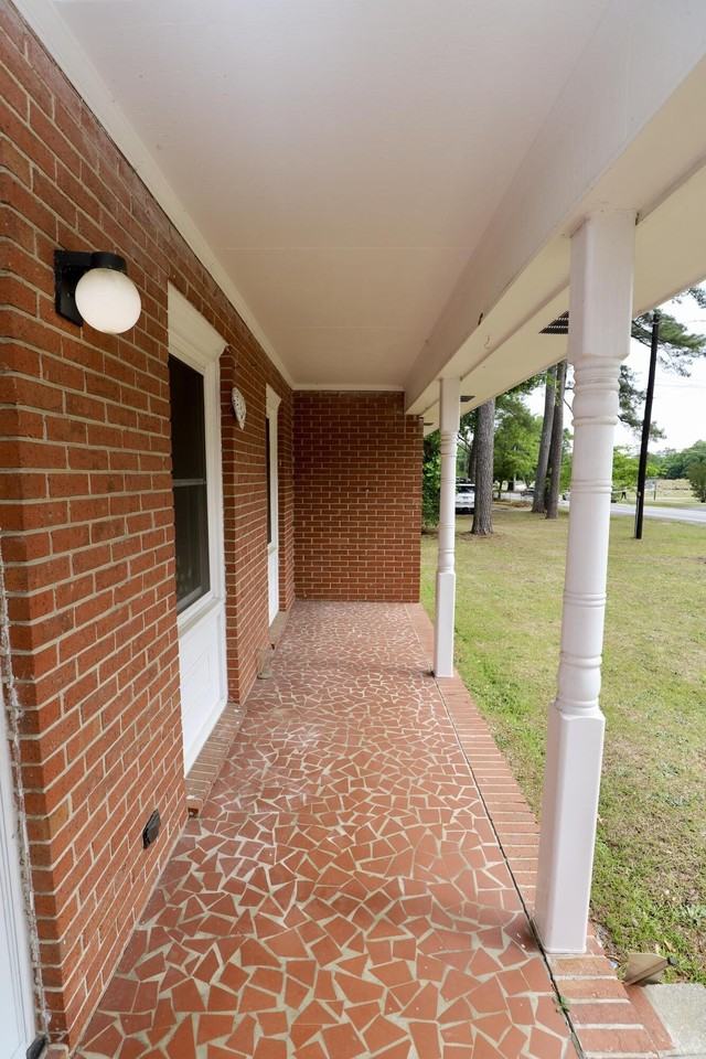 807 N Guignard Dr - Photo 6 of 50