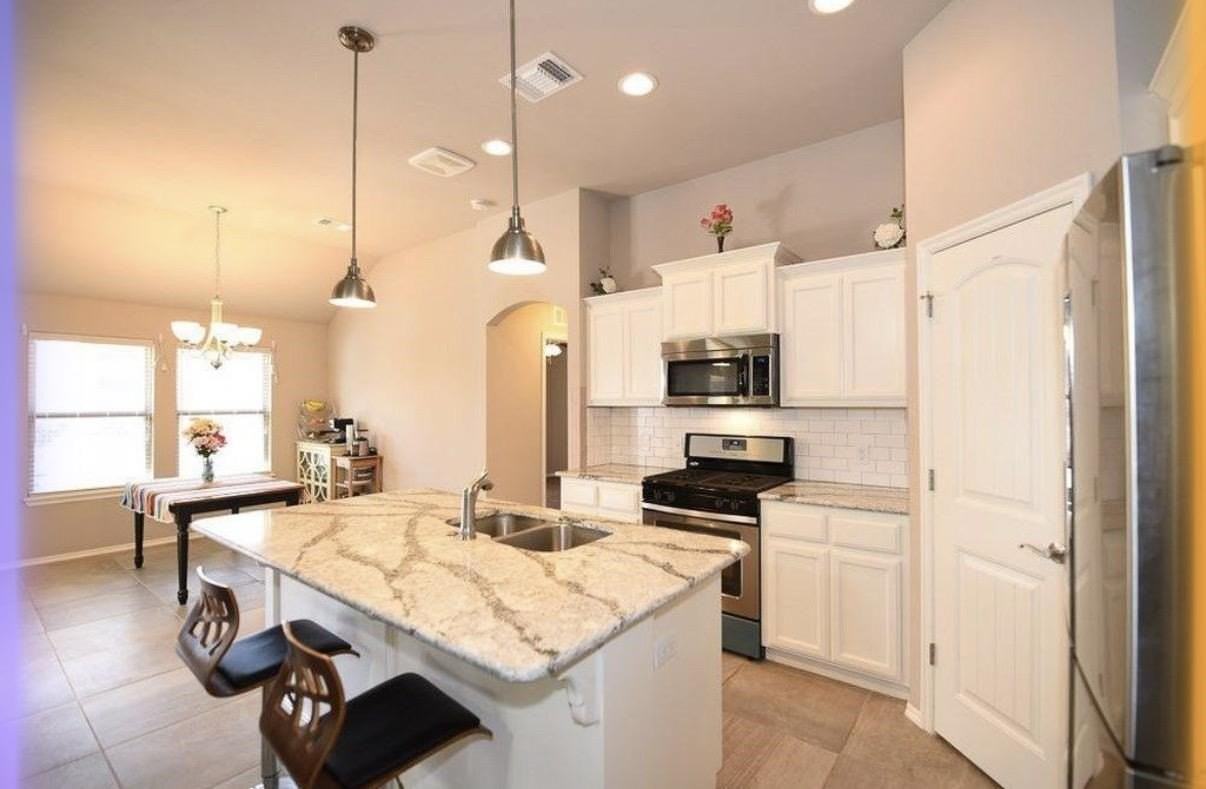 908 S Linford Dr - Photo 3 of 24