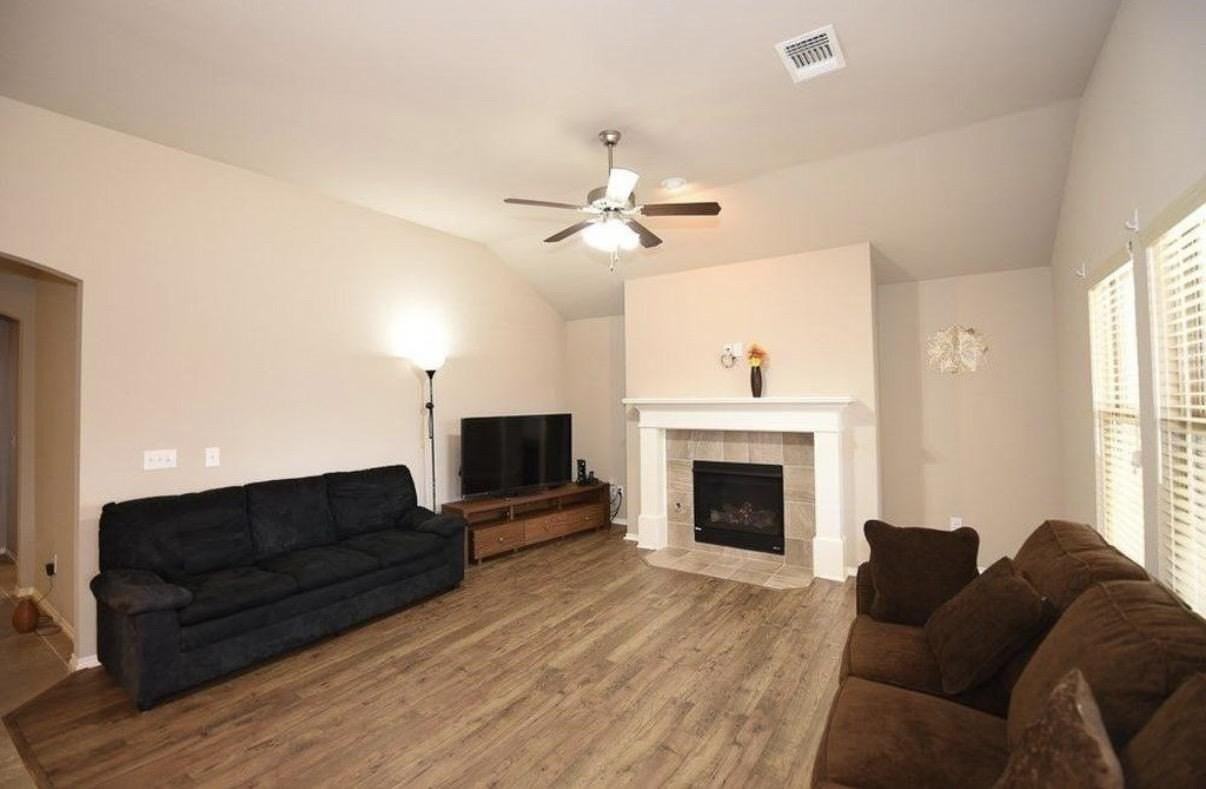 908 S Linford Dr - Photo 5 of 24