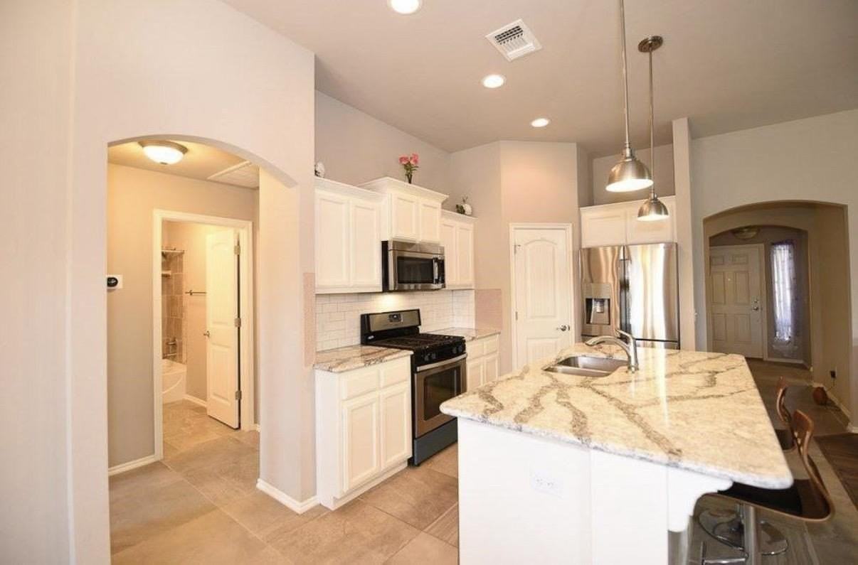 908 S Linford Dr - Photo 6 of 24