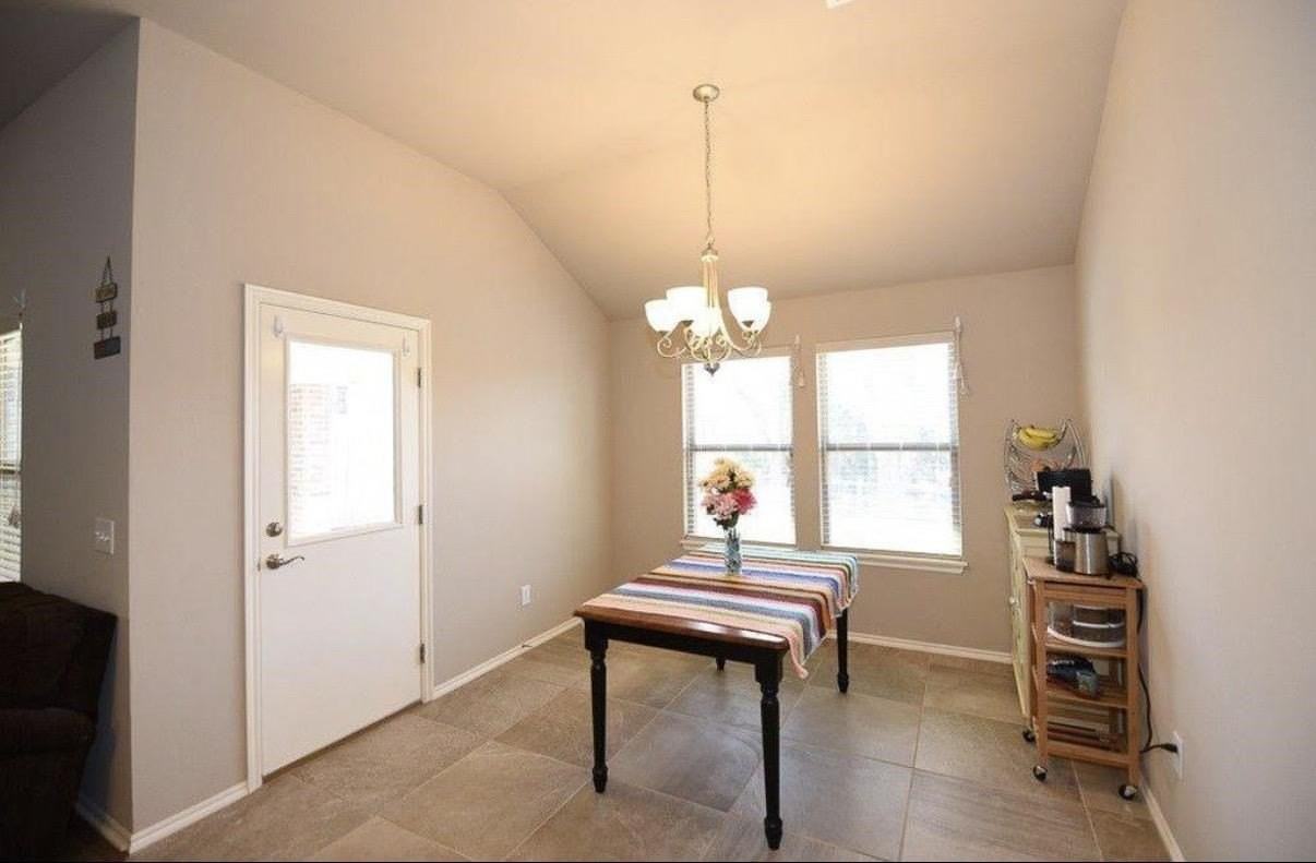 908 S Linford Dr - Photo 7 of 24