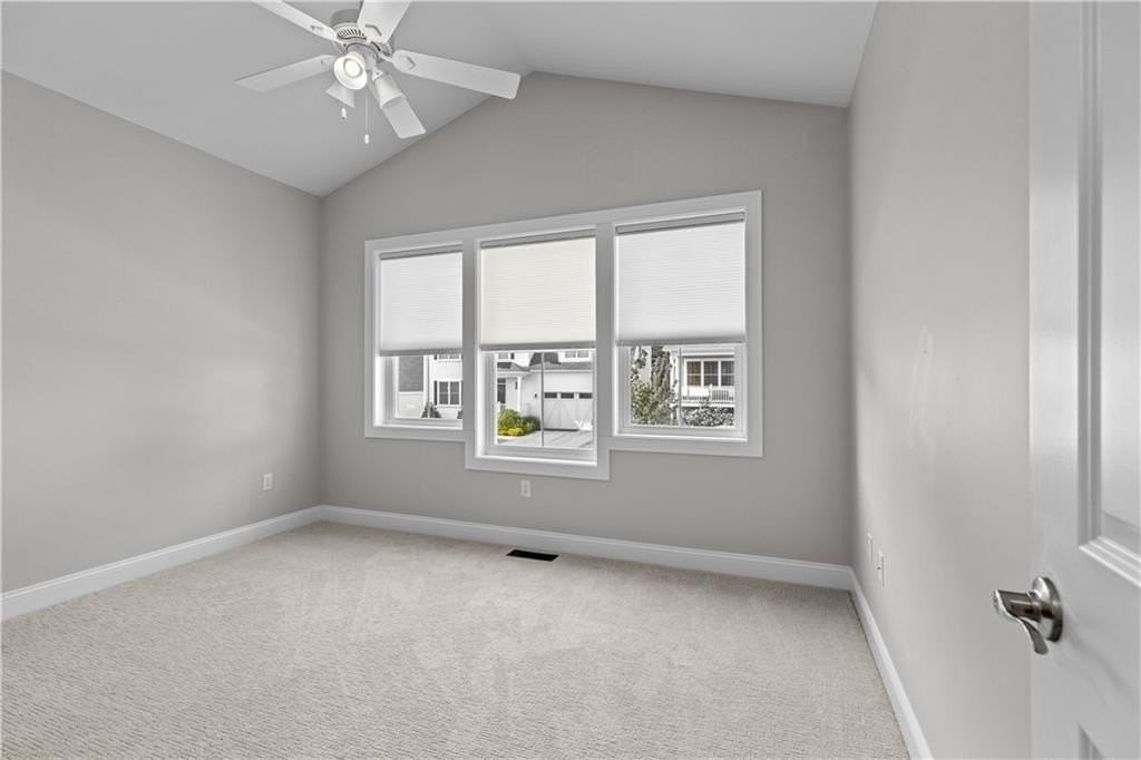 231 Seawynds Dr - Photo 4 of 24