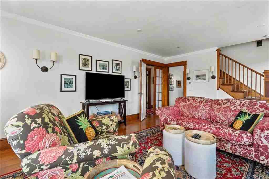 123 Beacon St - Photo 3 of 25